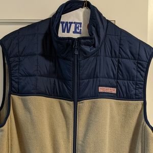 XL Vineyard Vines vest. Rarely worn and is in great shape.